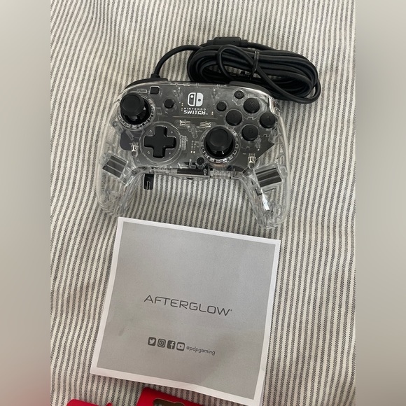 Nintendo Switch Afterglow Wired Controllers - Picture 2 of 4